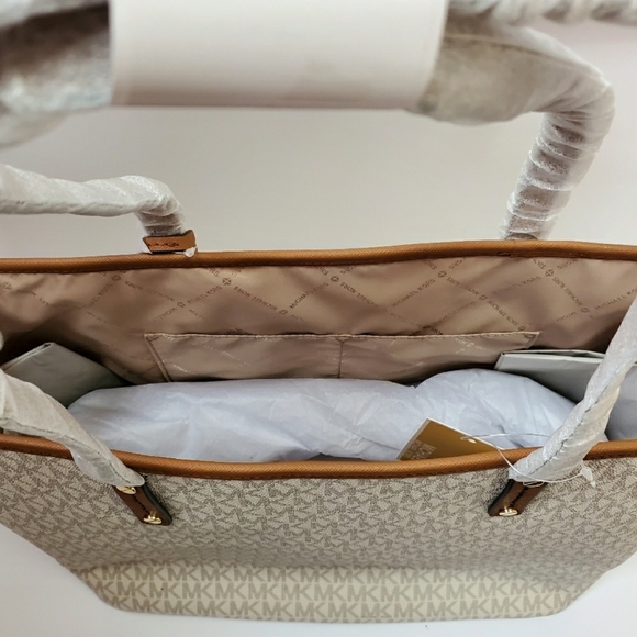 SOLD Michael Kors Signature Drawstring Tote - Picture 7 of 16